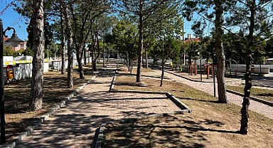 Pehlivanköy'de Parkların Bakım ve Onarım Çalışmaları Hızla Devam Ediyor