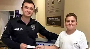 ATM’de bulduğu parayı polise teslim etti