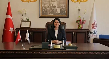 Başkan Gencan Akın'dan Kurtuluş Bayramı Mesajı: “Cumhuriyet'in Işığıyla Geleceğe Yürüyoruz”