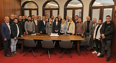 Edirne Belediye Başkanı Filiz Gencan Akın'a 41. Yaş Gününde Sürpriz Kutlama!