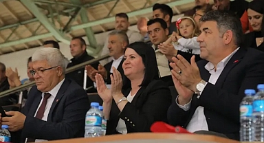 Edirne Belediye Başkanı Filiz Gencan Akın'dan Edirnespor'a Motivasyon Desteği