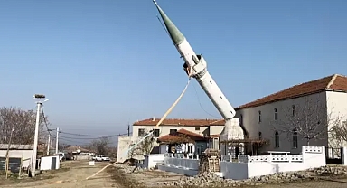 Hasarlı minarenin yıkımı gerçekleştirildi