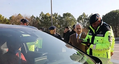 Kırklareli Valisi Uğur Turan’dan Yol Kontrol Noktalarına Ziyaret