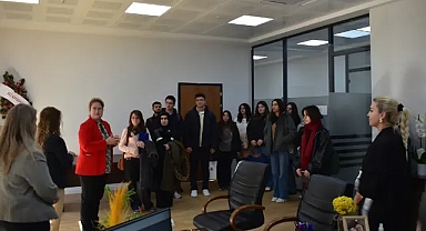 KLÜ Tıp Fakültesi Öğrencilerinden Sağlık Müdürlüğüne Eğitim Ziyareti