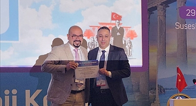 ÖĞRETİM ÜYELERİMİZ ÜROLOJİ KONGRESİNDEN ÖDÜLLE DÖNDÜ