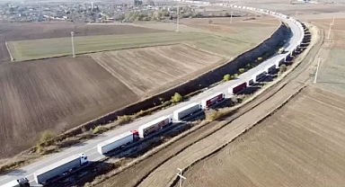 Sınır kapılarında sistem güncellendi, Hamzabeyli'de 25 kilometre TIR kuyruğu oluştu