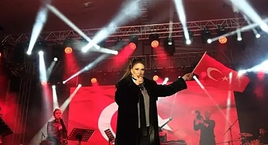 Tuğba Özerk'ten Kırklareli'de 102. Yıla Yakışır Unutulmaz Performans