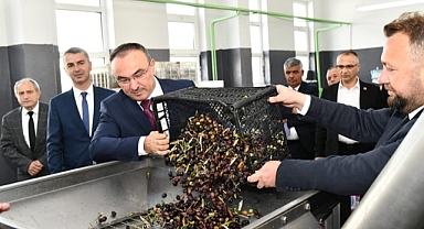 Vali Soytürk Zeytinden Çeşitli Ürünlerin Üretildiği Okulu Ziyaret Etti