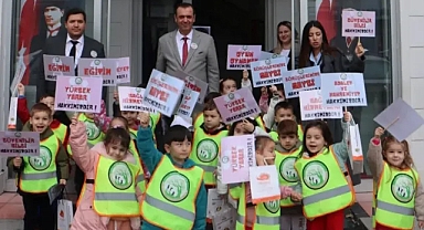 Vize Belediye Başkanı Özalp Minik Misafirlerini Ağırladı