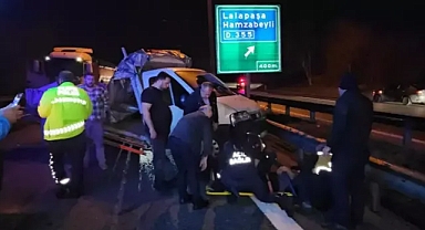 Edirne'de hafriyat kamyonu ile kamyonet çarpıştı: 2 yaralı