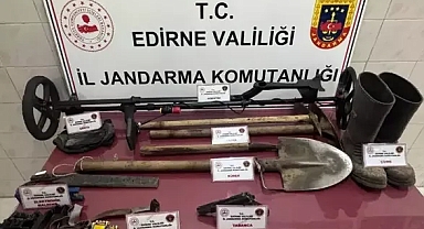 Edirne'de kaçak define kazısı yapan 2 kişi suçüstü yakalandı
