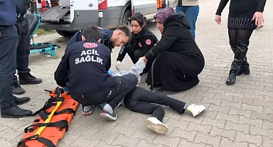 Elektrikli bisikletin arkasına tutunan Asya, düşerek yaralandı