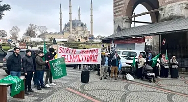 Suriyelilerden baklavalı, lokumlu kutlama