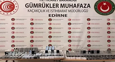 Kapıkule’de 1526 kaçak cep telefonu ele geçirildi