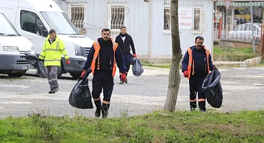 Kırklareli Belediyesi, Eski SGK Hastanesi Bahçesinde Temizlik Çalışması Gerçekleştirdi
