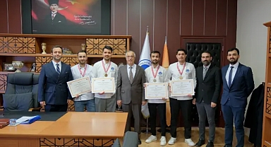KLÜ Gastronomi Bölümü'nden Uluslararası Başarı: Altın ve Bronz Madalyalarla Döndüler