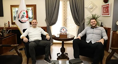 Milli Basketbolcu Barış Hersek, Belediye Başkanı Derya Bulut'u Ziyaret Etti