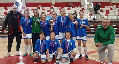 Pehlivanköy Atatürk Ortaokulu Yıldız Kız Futsal Takımı İl Birincisi!
