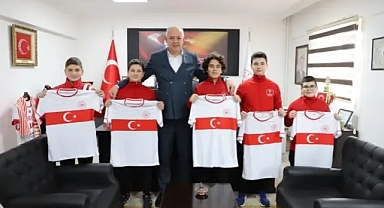 Babuşcu, Mersin'de Zirveye Çıkan Kırklareli'nin Genç Sporcularını Ağırladı