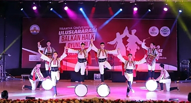 Balkan Halk Oyunları Festivali'nde Görkemli Gala Gecesi