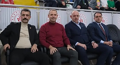 Başkan Derya Bulut, Turnuvada Sporcuları Yalnız Bırakmadı