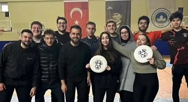 Başkan Oğuzhan Gürbay, Rabbits Ultimate Frizbi Kulübü'nü Ziyaret Etti