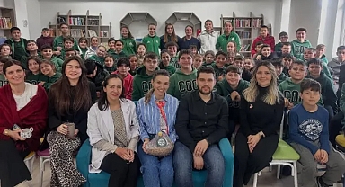 Cevizköy Ortaokulu'nda Kariyer Günleri: Mimar ve Diş Hekimi Öğrencilerle Buluştu