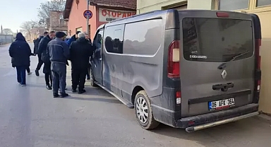 Edirne'de, hafif ticari aracın plakasının bantla değiştirildiği ortaya çıktı