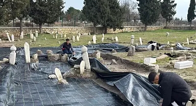 Edirne'de, Osmanlı dönemi türbe ve mezarlıkların onarımı sürüyor