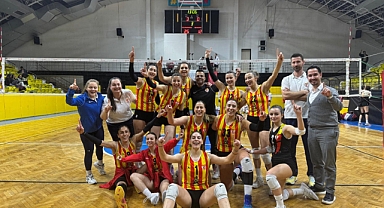 Edirnespor Kadın Voleybol Takımı Yarı Finalde!
