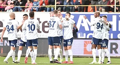 Fenerbahçe Alanyaspor'u 2-0 Mağlup Etti