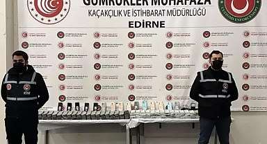 Kapıkule’de, TIR'da 850 cep telefonu ele geçirildi