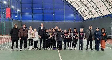 Kırklareli'de GSB Okul Sporları Yıldız Tenis Müsabakaları Sona Erdi
