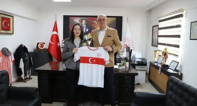 Kırklarelili Okçu Dilara Ecem Deniz’den Çifte Başarı! 