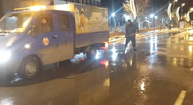 Lalapaşa'da Kar Yağışı ve Buzlanmaya Karşı Belediye Çalışmaları Başlattı!