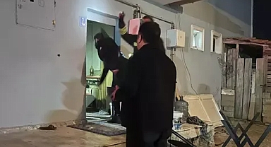 Tekirdağ'da evde çıkan yangında 2 kişi dumandan etkilendi