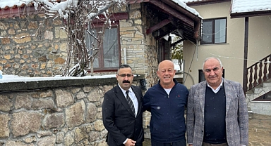 Zortul’dan Ev Hapsinde Bulunan Belediye Başkanına Destek Ziyareti