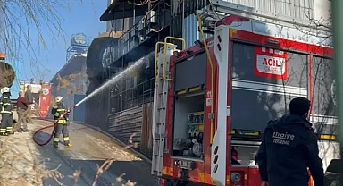 Deri fabrikasında çıkan yangın büyümeden söndürüldü