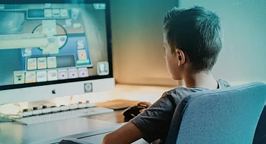 Dijital Çağda Ebeveynler Ne Yapmalı? Çocuklarınızı İnternette Nasıl Korursunuz?