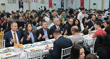 Kırklareli Belediye Başkanı Derya Bulut, belediye personeliyle iftarda bir araya geldi