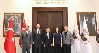 Kırklareli Valisi Uğur Turan, Avrupa 2.'si Dilara Ecem Deniz'i Makamında Kabul Etti