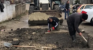 Kıyıköy Belediyesi, Bozuk Yolları Onarıyor