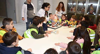 MİNİK ÖĞRENCİLER TEKİRDAĞ NKÜ LABORATUVARINDA İNSAN ANATOMİSİNİ YAKINDAN TANIDILAR