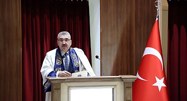 TEKİRDAĞ NKÜ'DE AKADEMİK CÜBBE GİYME VE HİZMET ÖDÜL TÖRENLERİ GERÇEKLEŞTİ