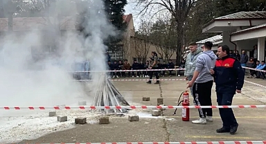 Kırklareli Belediyesi İtfaiye Müdürlüğü'nden Öğrencilere Yangın Güvenliği Eğitimi