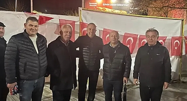 Başkan Ertuğrul Çamlıca'dan Lüleburgaz'da Demokrasi Yürüyüşüne Anlamlı Katılım