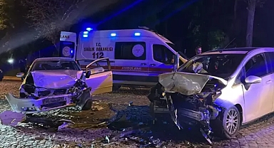 Edirne’de 2 otomobil kafa kafaya çarpıştı: 4 yaralı