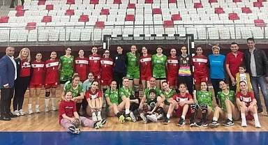 Kadın Hentbolcular Kırklareli’de Fair Play Rüzgarı Estirdi