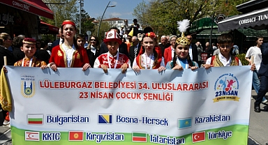 Lüleburgaz'da 23 Nisan Coşkusu: Şenlik Ateşi 34'üncü Kez Yandı