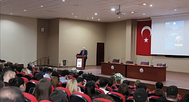 “TRUMP SONRASI DÜNYA DÜZENİNİ YENİDEN KURGULAMAK: BEKLENTİLER VE ÖNCELİKLER” BAŞLIKLI KONFERANSA YOĞUN İLGİ 